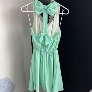 ✨2/$10 | Sage Bow Mini Dress